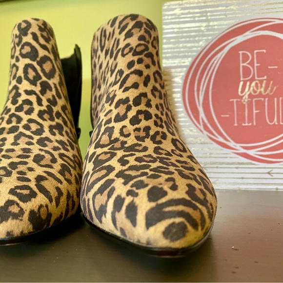 EUC Leopard *Linvale* booties with slight heel - Picture 8 of 8